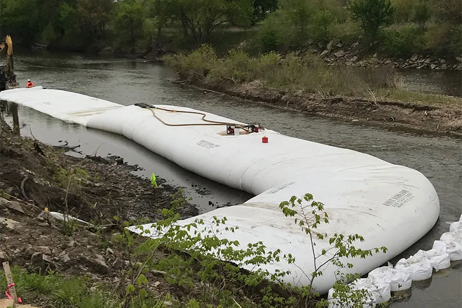 Water Inflated Cofferdam For Erosion Control