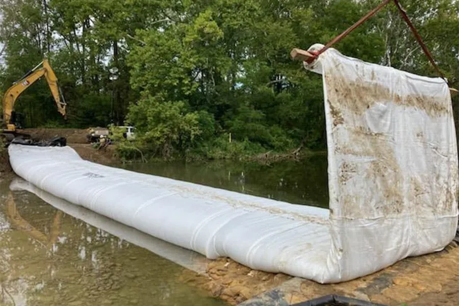 Water Inflated Cofferdam Installation